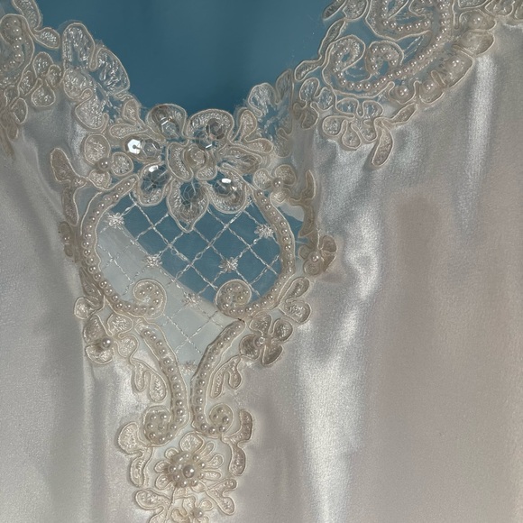 Dentelle Bridal Robe and Slip Set 💖 - Picture 10 of 14